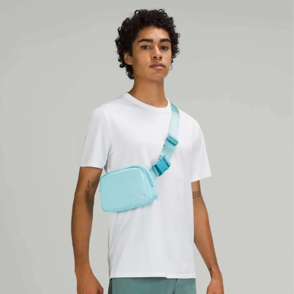 NWT OG Icing Blue/Eton Blue lululemon Everywhere Belt Bag EBB 1L - Picture 9 of 9